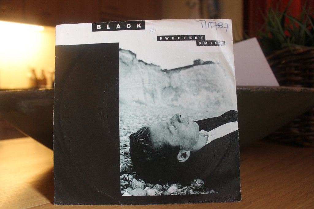 7" Single Black - Sweetest Smile / Sixteens, Gebruikt, Verzenden, 7 inch, Pop