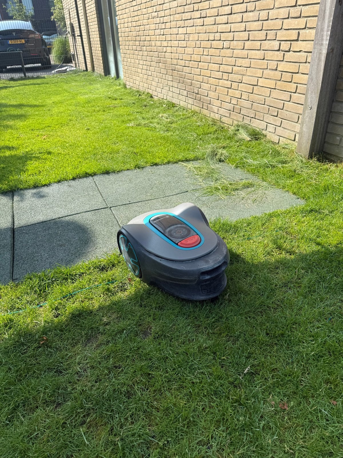 Gardena robotmaaier Sileno Minimo 250 m² - 16cm, Tuin en Terras, Robotmaaiers, Ophalen, Zo goed als nieuw, 20 tot 25 cm, Bestuurbaar via app