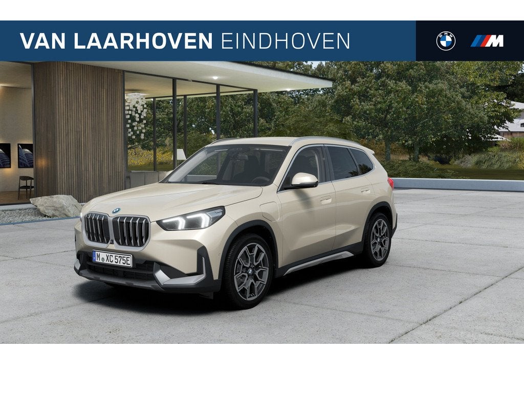BMW X1 xDrive25e xLine Automaat / Trekhaak / Sportstoelen /, Auto's, BMW, Zwart, Leder, Hybride Elektrisch/Benzine, 3 cilinders