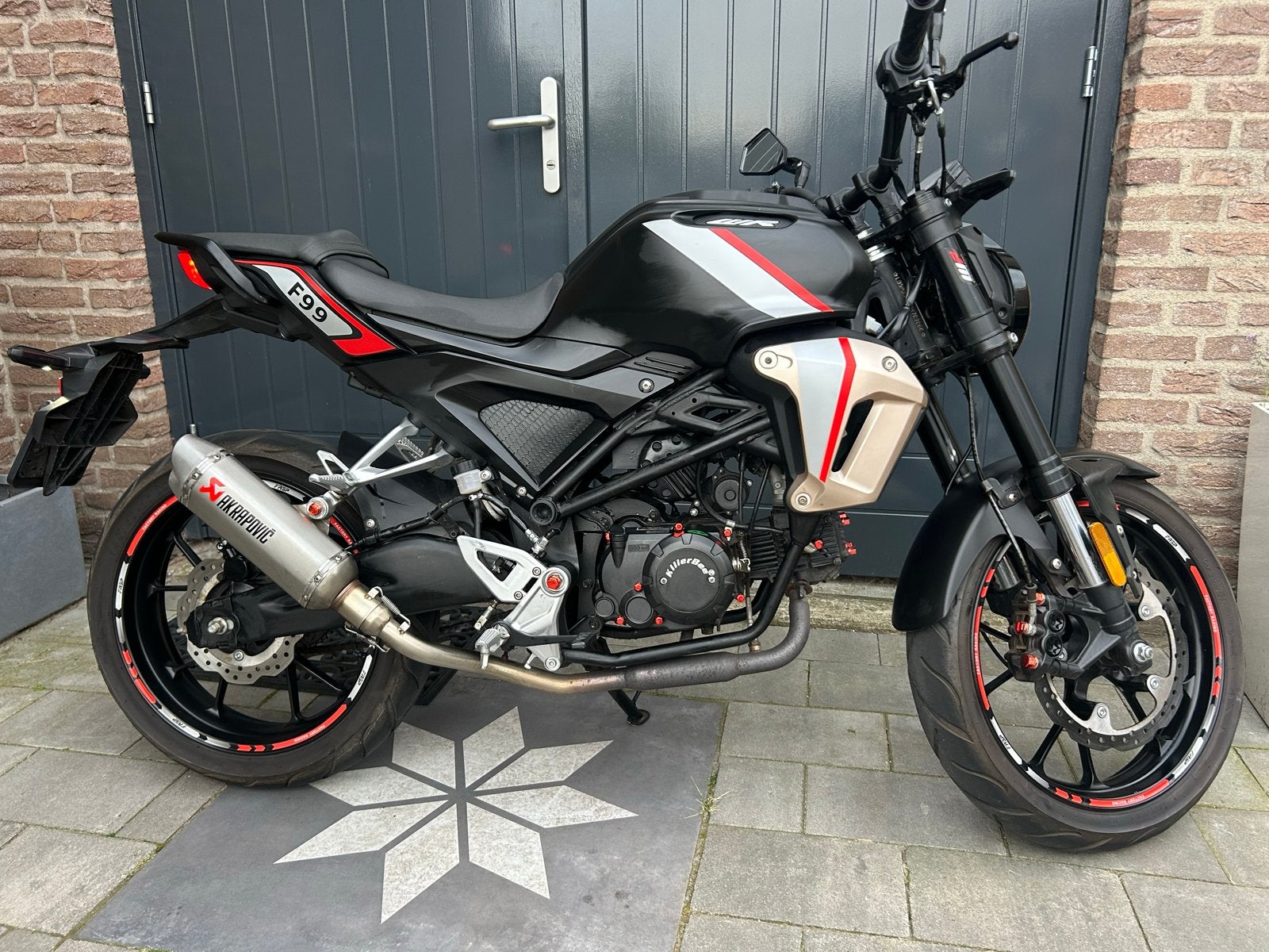 Killerbee F99 - Blikvanger met Super Stoer Geluid, Ophalen, Maximaal 45 km/u, 49 cc, Zo goed als nieuw