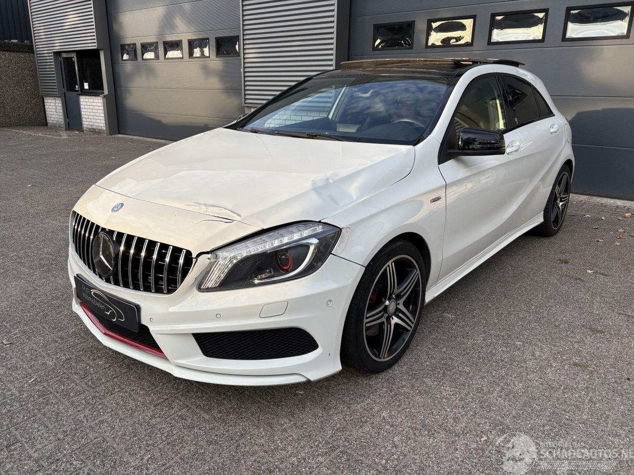 Mercedes-Benz A-Klasse 250 AMG PAKKET / PANODAK / AUTOMAAT, Auto diversen, Schadeauto's, Automaat, Wit, Mercedes-Benz, Benzine
