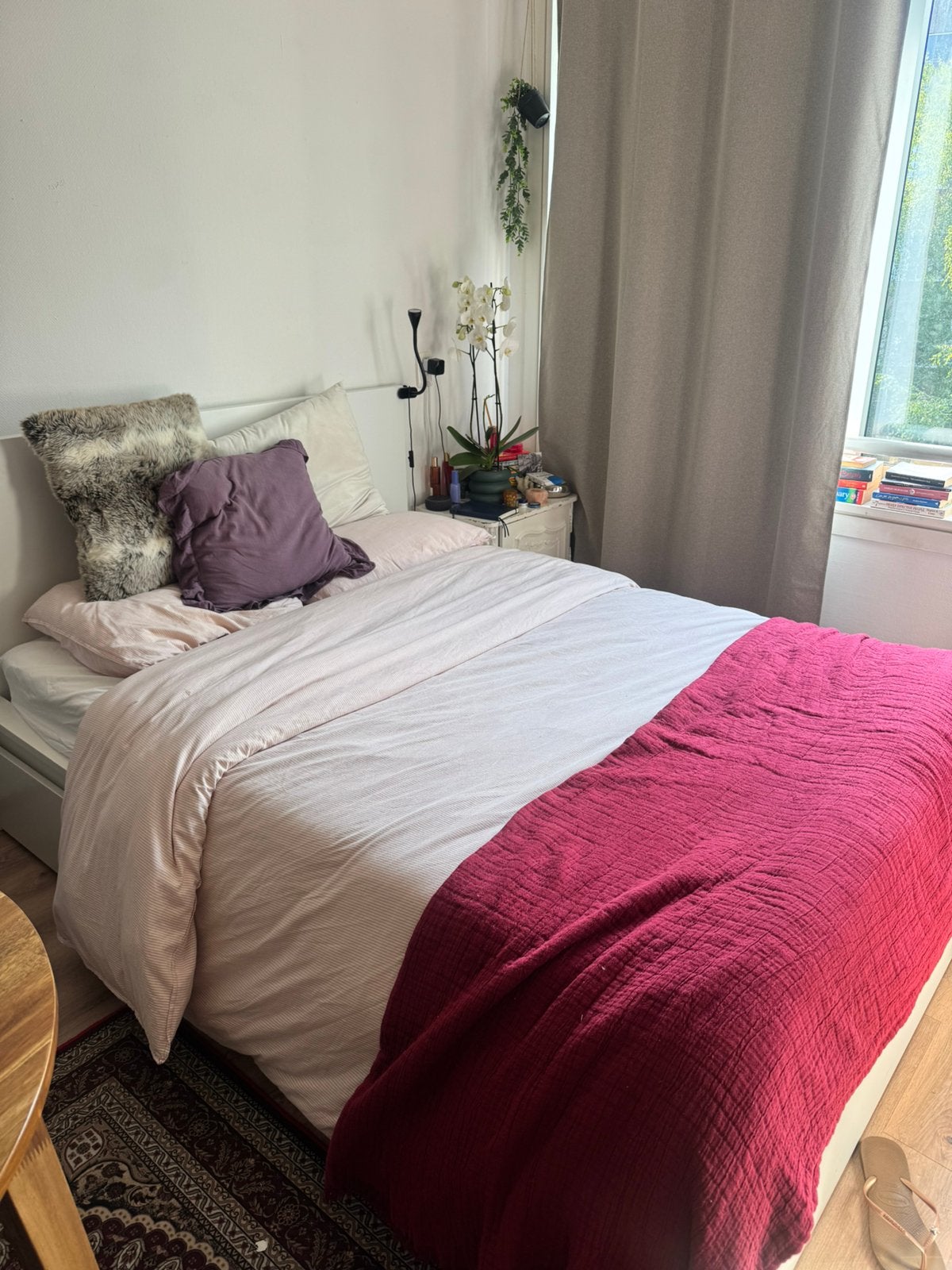 Kamer / bed with mattress 140x200 with 4 underneath drawers, Ophalen, Zo goed als nieuw