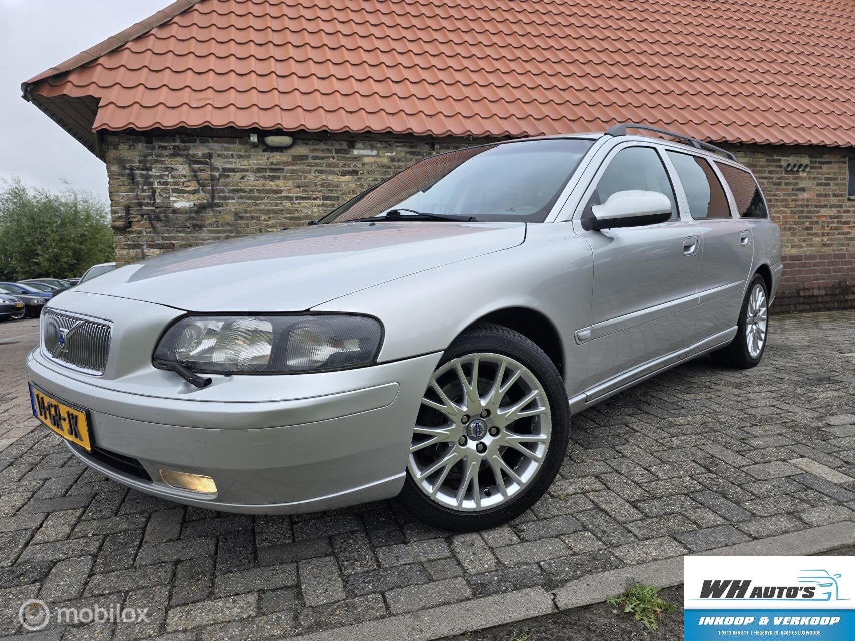 Volvo V70 2.3 T-5 Automaat 250 pk Loopt super!, Auto's, 1574 kg, Verwarmde buitenspiegels, 93 €/maand, Zilver of Grijs