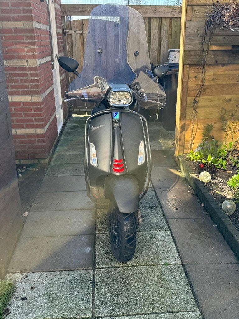 Vespa Sprint Mat Zwart, Ophalen, Maximaal 45 km/u, Vespa S, Zo goed als nieuw