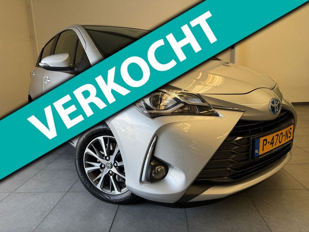 Toyota Yaris 1.5 Hybrid Y20 Automaat/stoelverw/navi/cruise, Auto's, Toyota, Euro 6, 4 cilinders, Bedrijf, Grijs