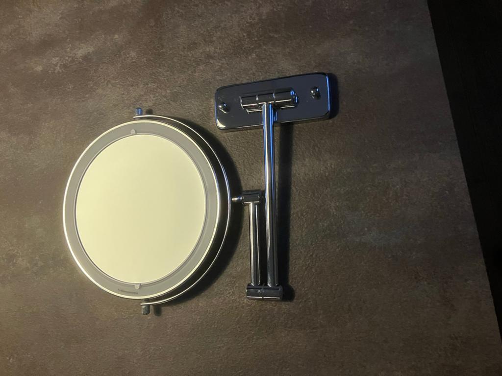 Vergrotende make-up spiegel met LED verlichting, Ophalen, Minder dan 50 cm, Gebruikt, Rond