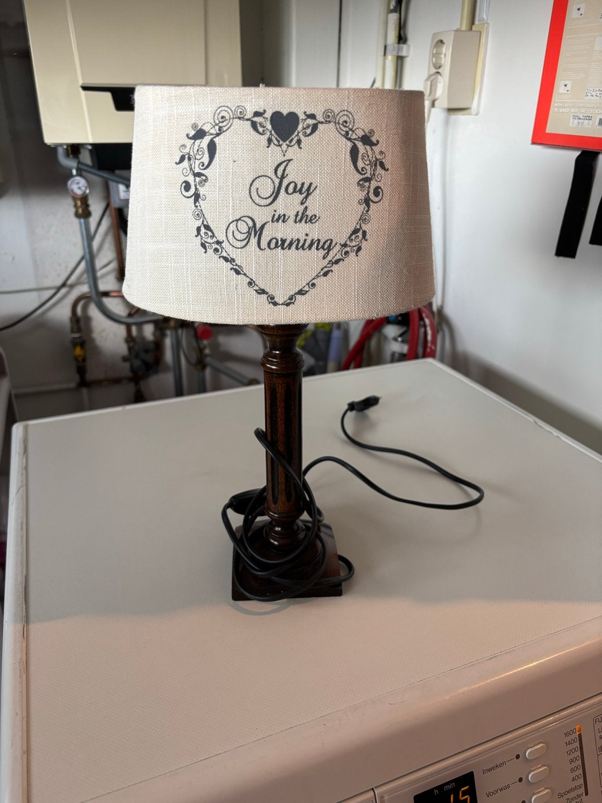 Sfeervolle tafellamp met 'Joy in the Morning' opdruk, Overige merken, Gebruikt, Beige, Hout