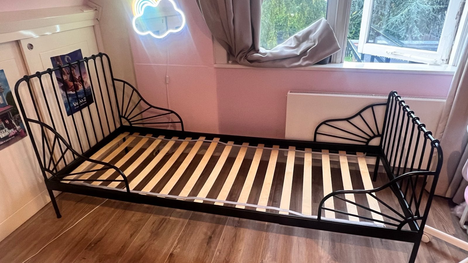 IKEA Minnen meegroeibed 200x80 - Zwart metalen frame, Huis en Inrichting, Slaapkamer | Bedden, Ophalen, Eenpersoons, Zwart, 80 cm
