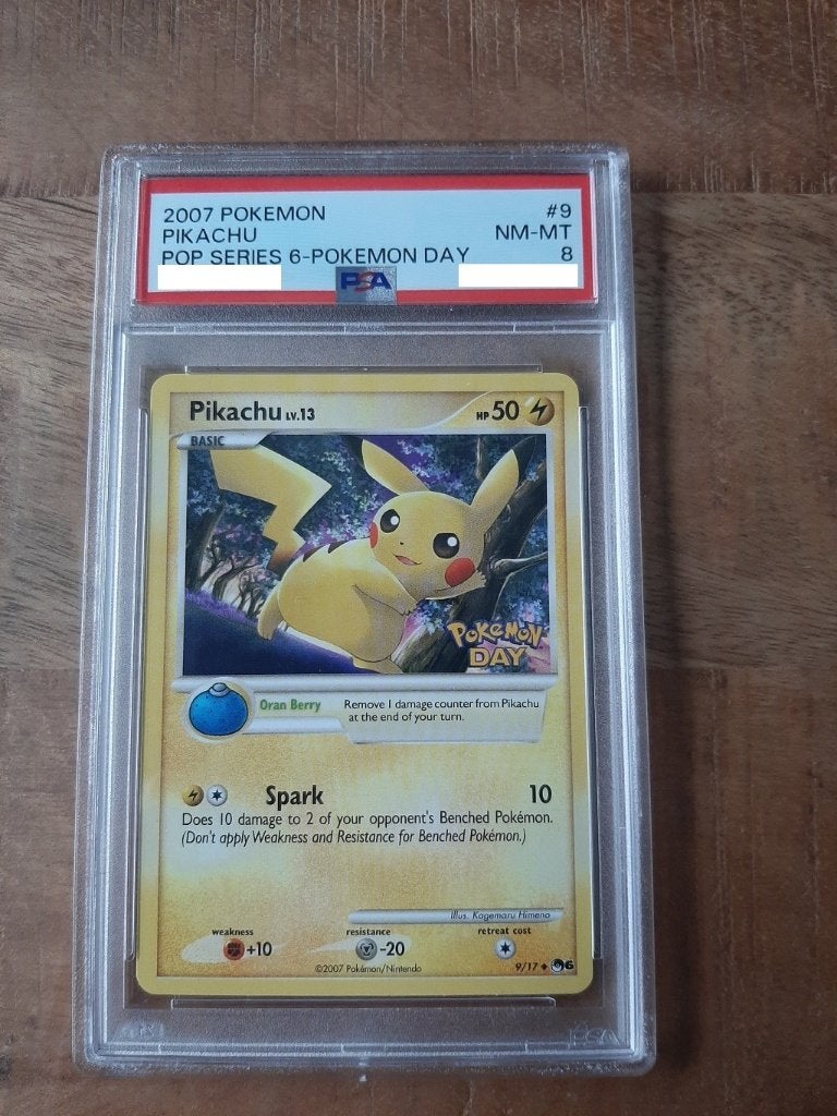 Pikachu 9, Pop Serie 6, Pokemon Day stamped, PSA 8, Ophalen of Verzenden, Nieuw, Losse kaart, Foil