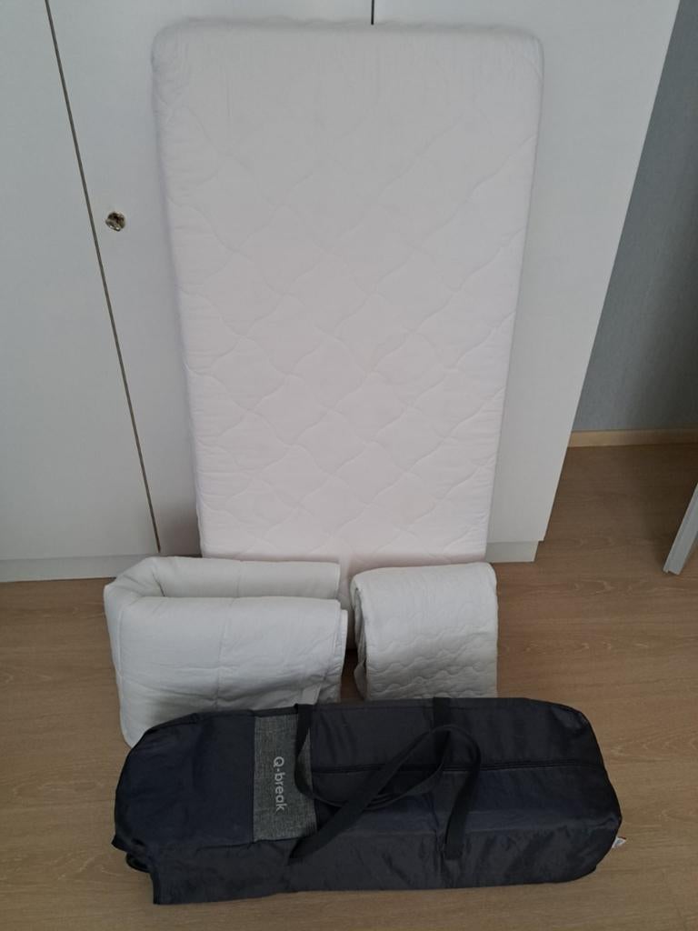 Campingbed, matrasbeschermer, matras,dekbedje, Caravans en Kamperen, Ophalen, Campingstoel