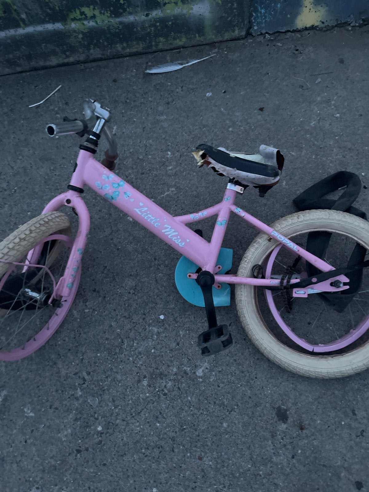 Roze kinderfiets 'Little Miss' met klein krasje, Ophalen of Verzenden, Gebruikt, 16 tot 20 inch