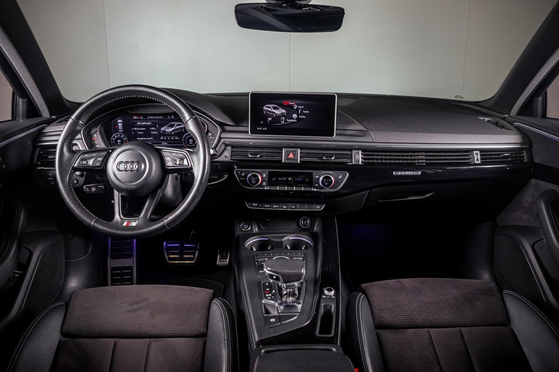 Audi A4 Avant 2.0 TFSI quattro S-Line |Pano|ACC|360|HUD|Keyl, Automaat, 15 km/l, Gebruikt, Euro 6