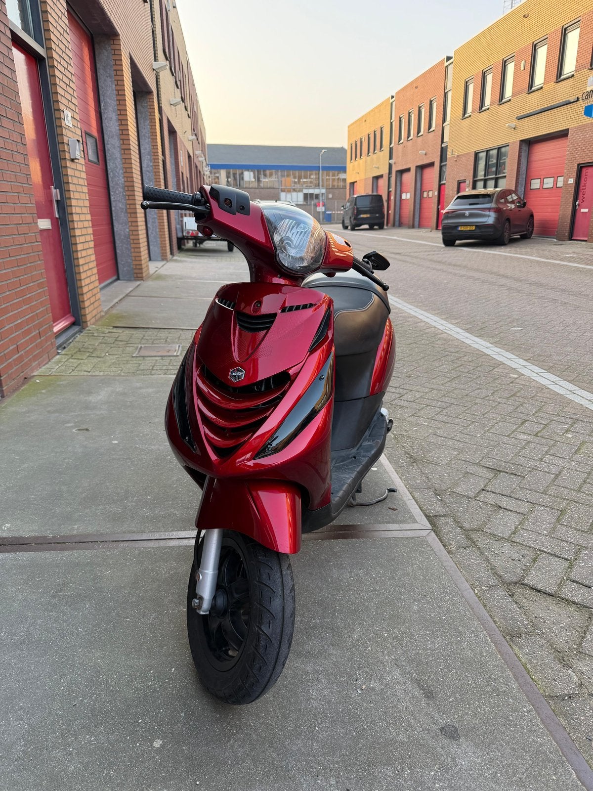 Piaggio zip 80cc (opknap), Fietsen en Brommers, Scooters | Piaggio, Zo goed als nieuw, Zip, Benzine, Ophalen