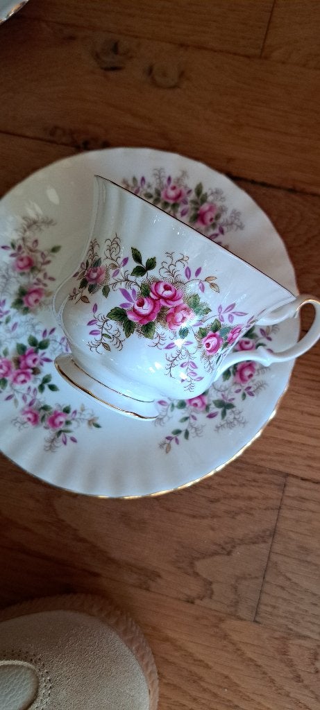 doos met divers servies, oma's servies, Ophalen, Zo goed als nieuw, Overige stijlen