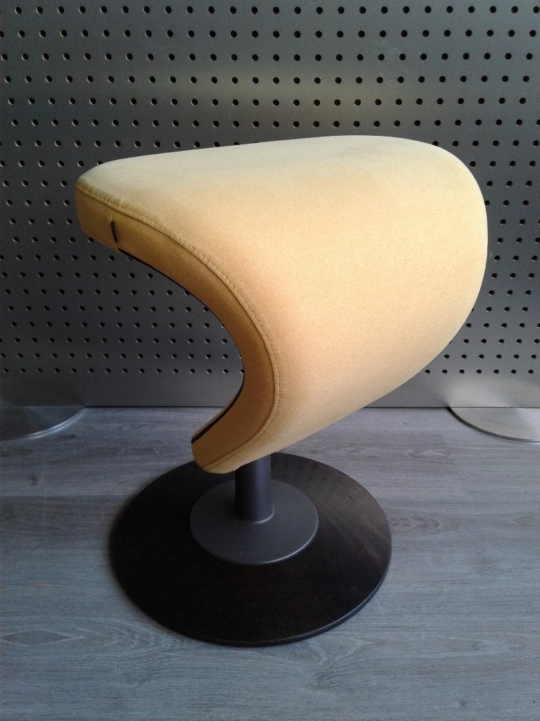 Variér (Stokke) Peel Hocker (Zachtgeel), Zeer Mooi!, Huis en Inrichting, Fauteuils, Minder dan 50 cm, Ophalen of Verzenden, Zo goed als nieuw
