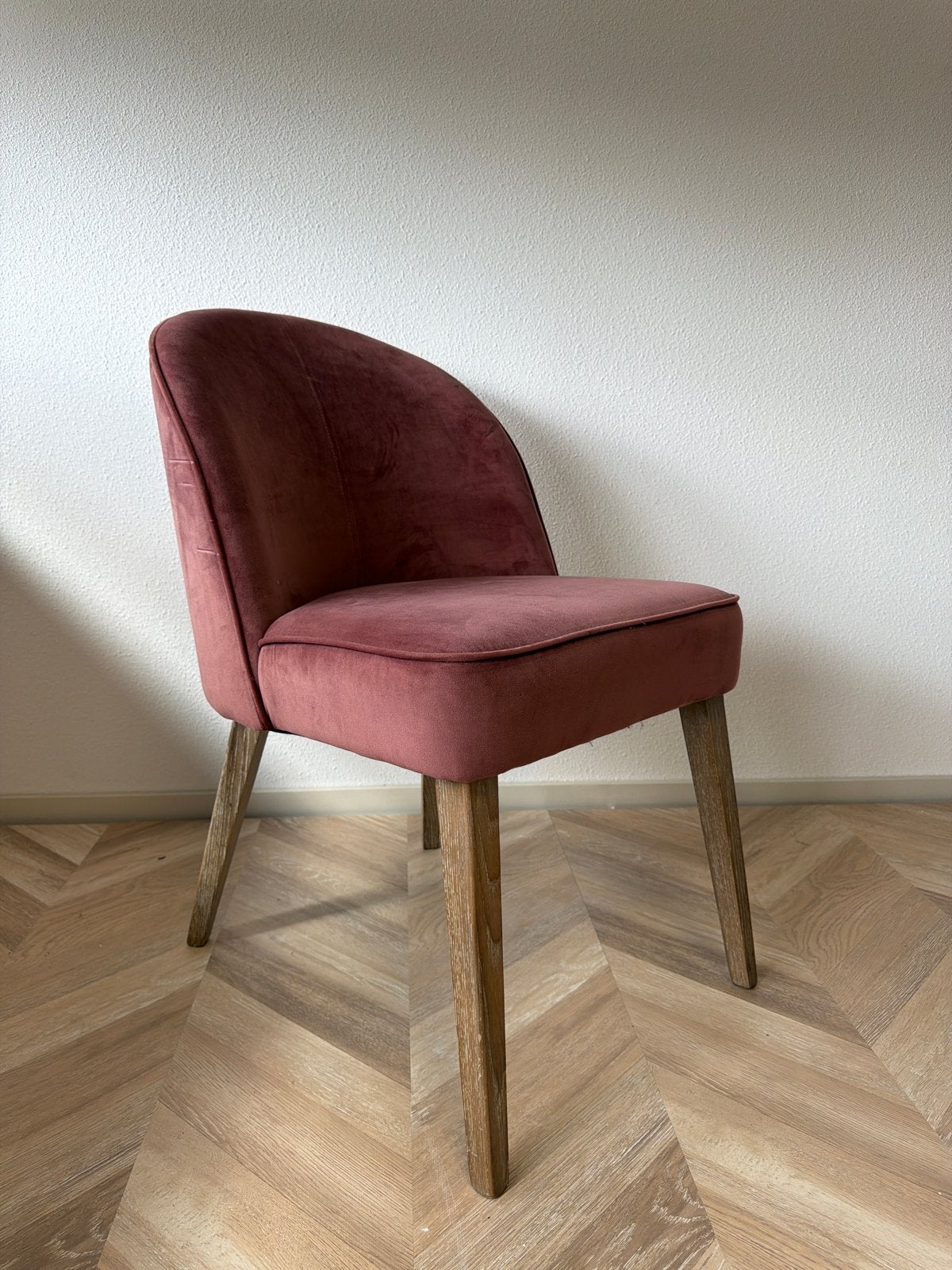 Velvet stoel - Roze poeder  - Zithoogte 47cm, Huis en Inrichting, Ophalen, Gebruikt, Overige kleuren, Eén