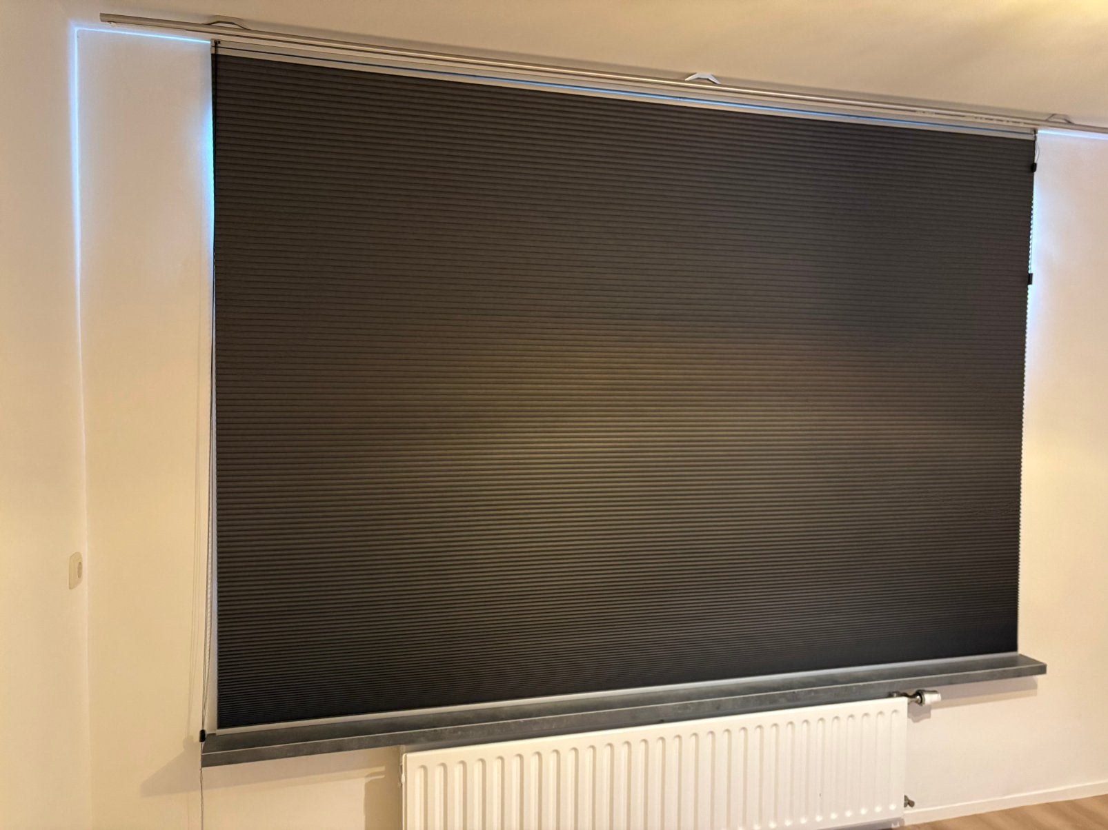 Antraciet plissé gordijn nieuw  1600 bij 2490, Ophalen, Kwantum, Verduisterend, Wit