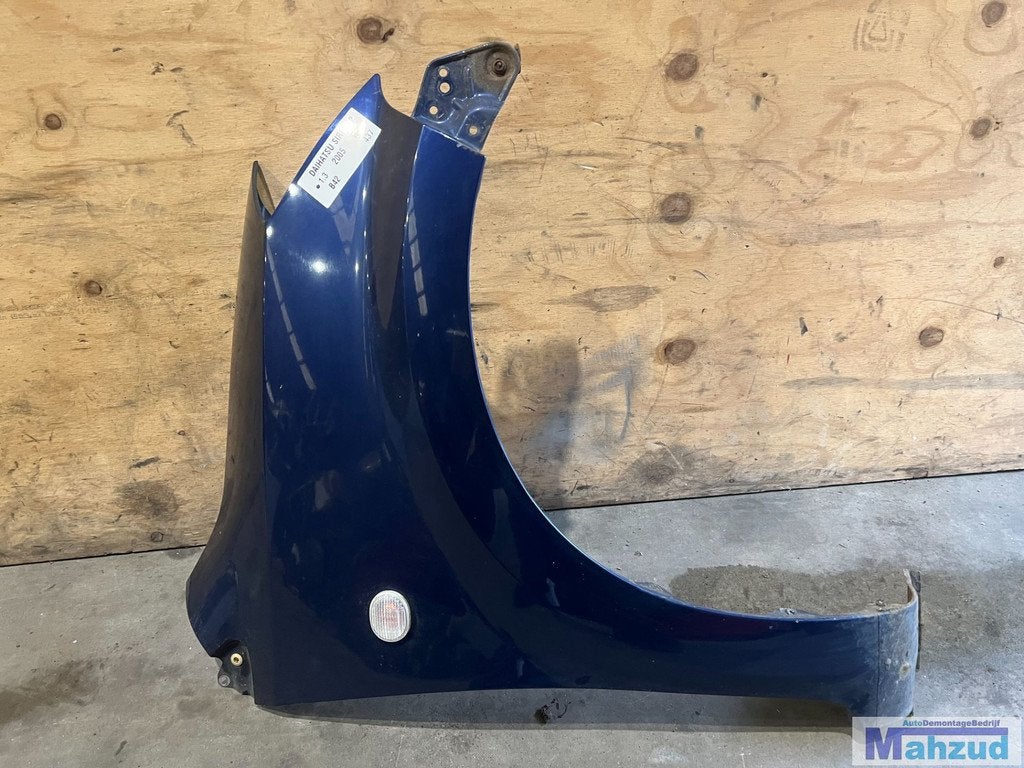 DAIHATSU SIRION 2 Blauw B42 rechts voorscherm 2005-2012, Ikeda-shi 1-1
563-8651  Osaka, Gebruikt, Daihatsu, Info@daihatsu.co.jp
