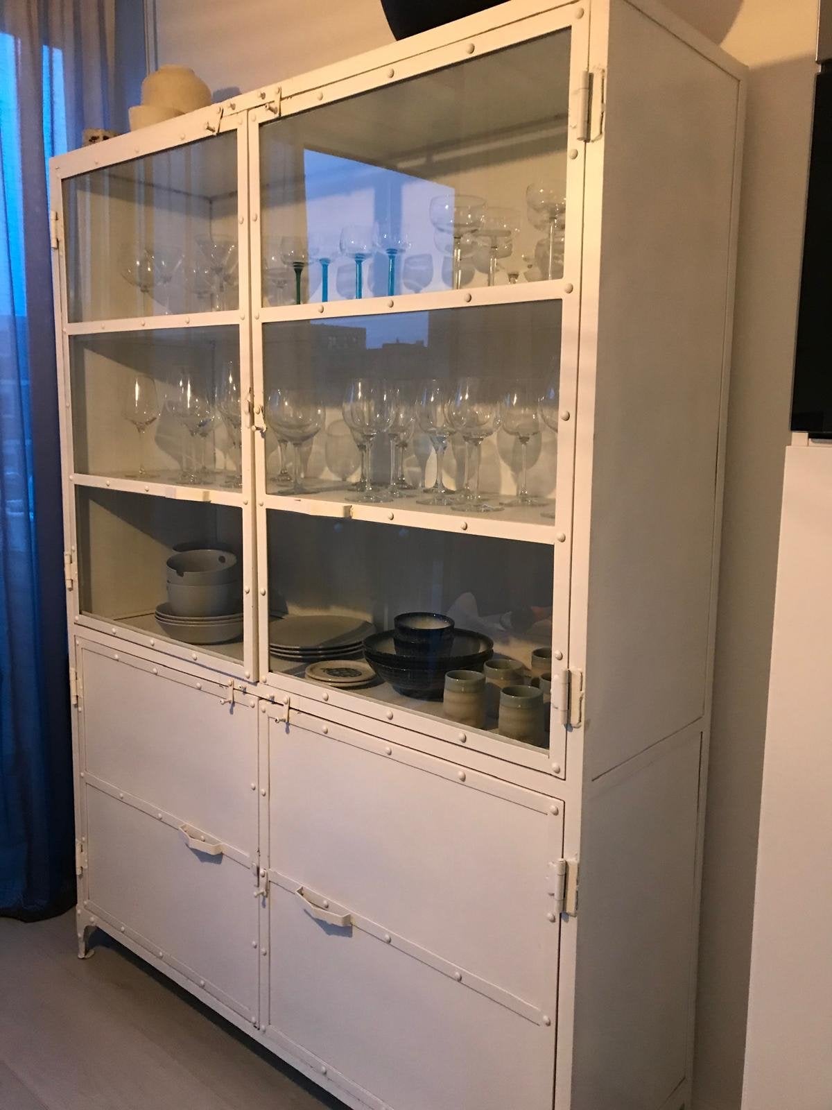 Industriële vitrinekast wit metaal met glas, Huis en Inrichting, Ophalen, Gebruikt, 100 tot 150 cm, Metaal
