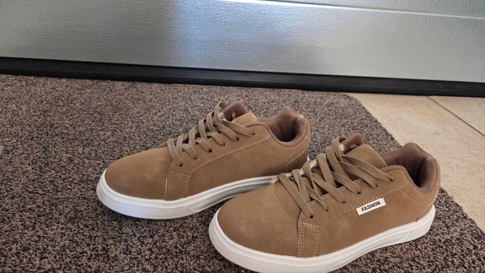 Bruine sneakers maat 37/38, Ophalen of Verzenden, Gedragen, Bruin, Sneakers of Gympen