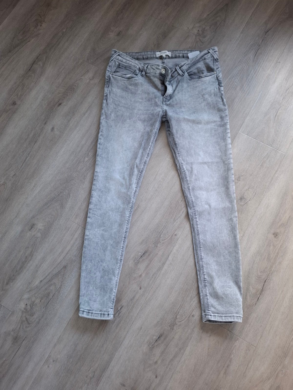 Mango spijkerbroek maat L grijs jeans, Kleding | Dames, Mango, Ophalen of Verzenden, Zo goed als nieuw, W33 - W36 (confectie 42/44)