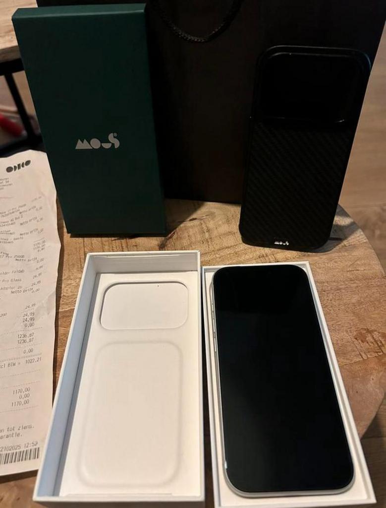 Iphone 17 Pro + Mouse Case CarbonFibre Nieuw, Ophalen of Verzenden, Zo goed als nieuw