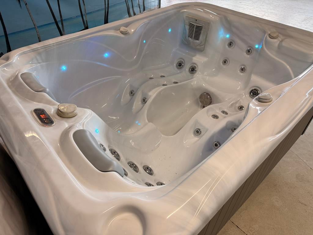 Wellis Mars 3 persoons 2 Ligplaatsen, Gecko besturing, Tuin en Terras, Bubbelbaden en Hottubs, Ophalen of Verzenden, Zo goed als nieuw