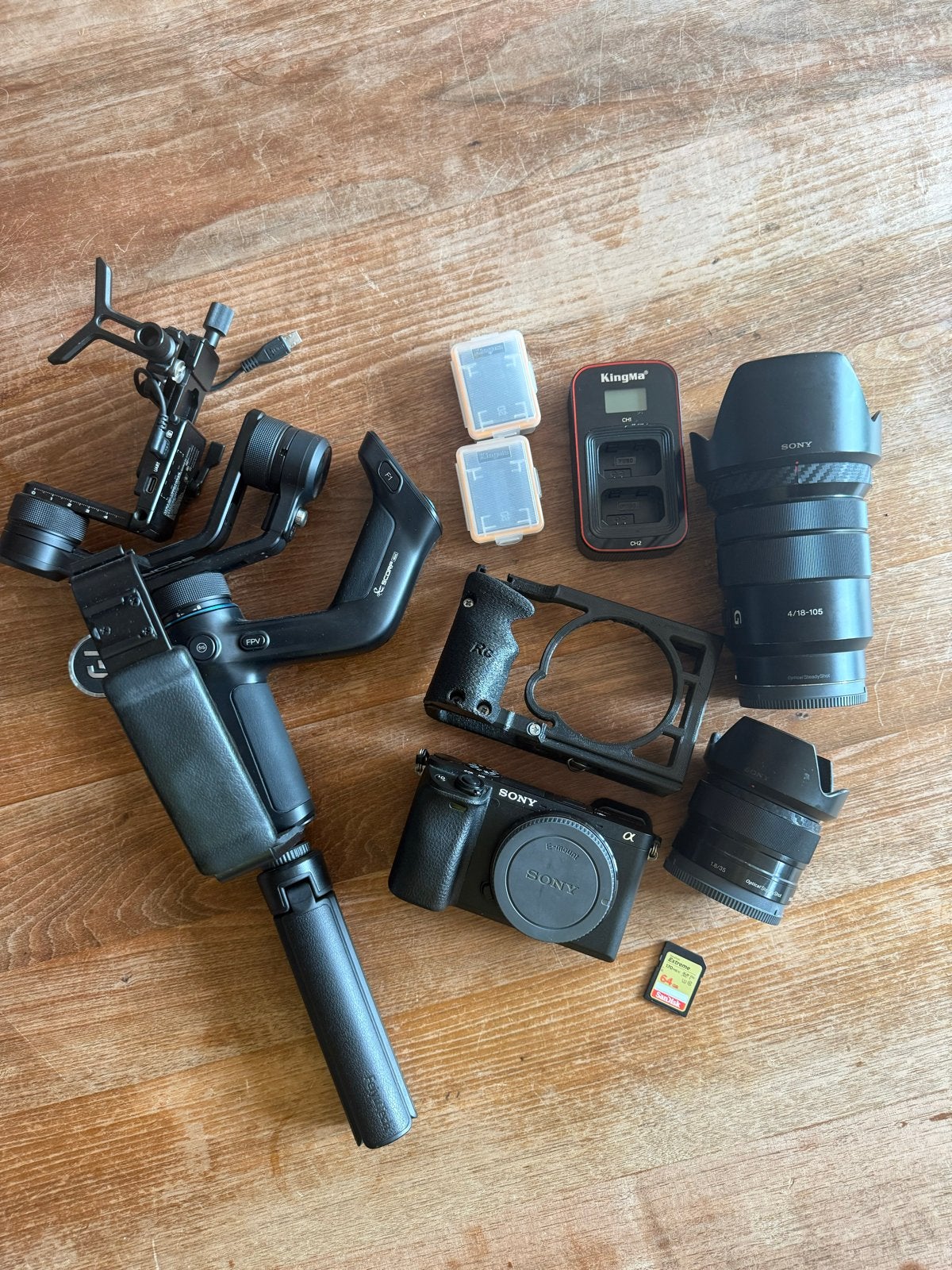 Sony A6400 + 35mm F1.8 + 18-105mm F4 + Gimbal + accessoires, Audio, Tv en Foto, Beeldstabilisatie, Ophalen of Verzenden, Zo goed als nieuw