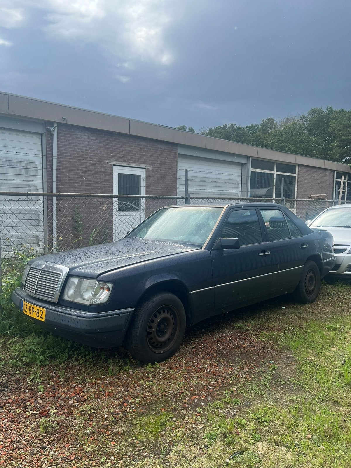 MERCEDES 250 D belastingvrij W124 en donorauto erbij!!, foto 10