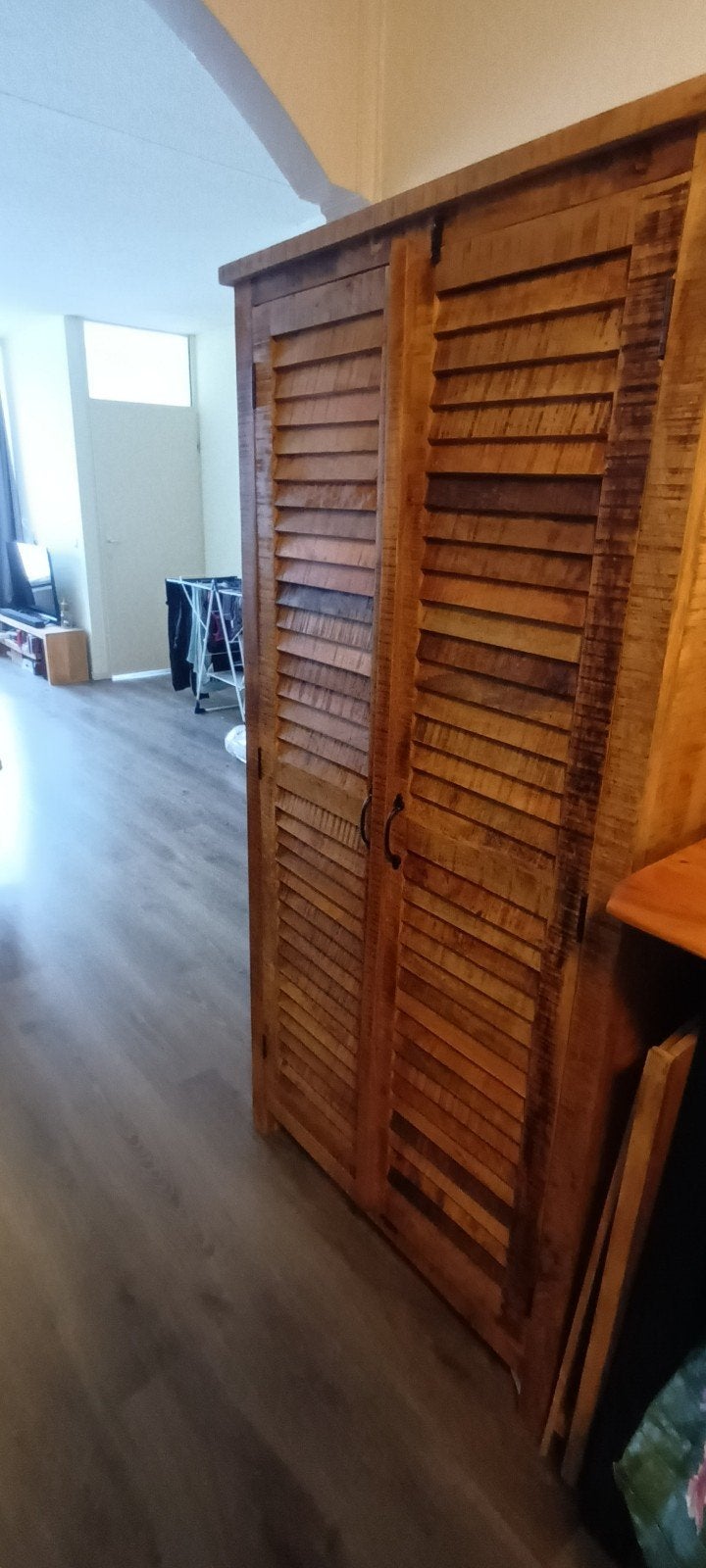 Massief houten kledingkast met louvredeuren, Ophalen, Met deur(en), Landelijk, Rustiek, 50 tot 100 cm