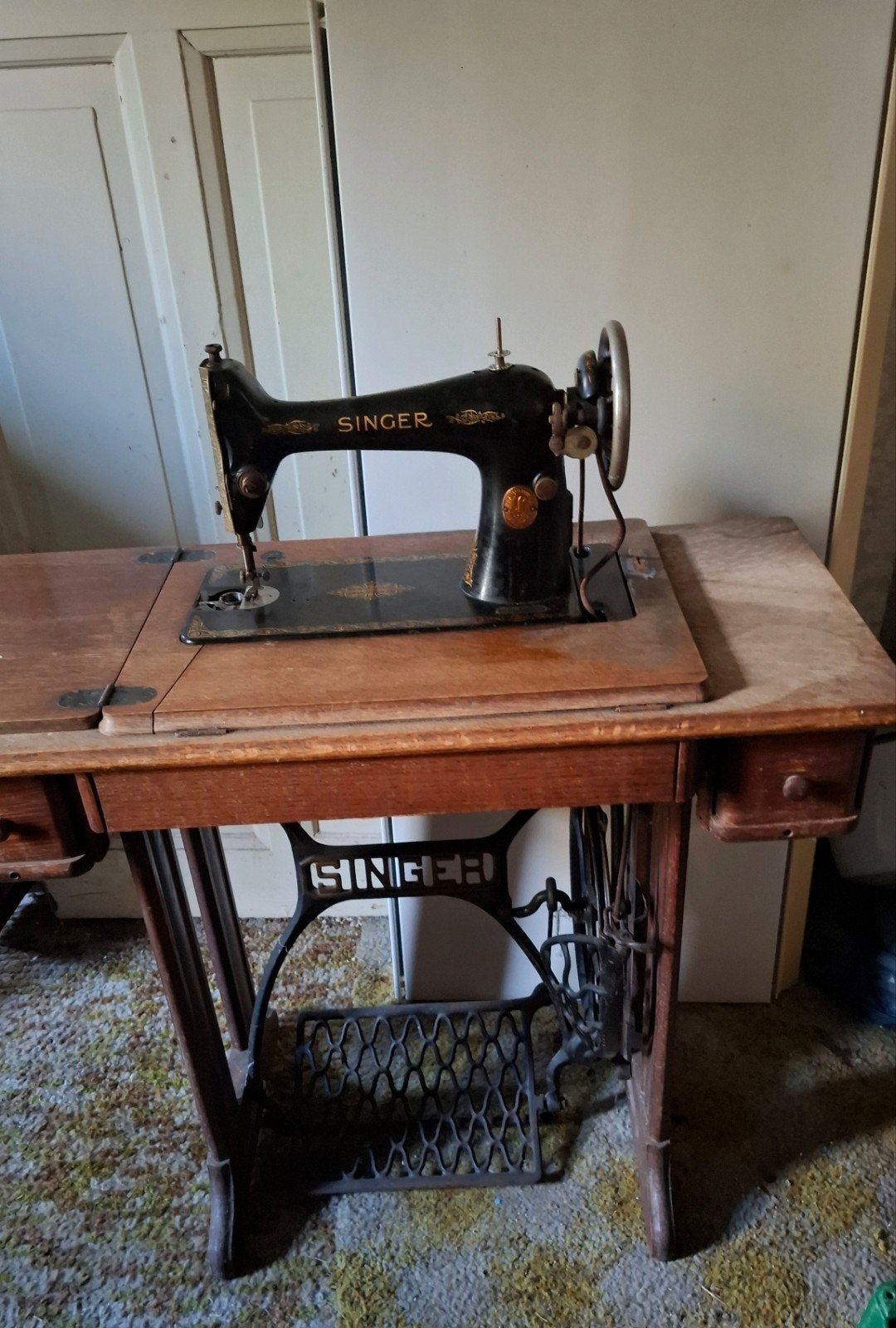 Vintage Singer trapnaaimachine met originele handleiding, Ophalen