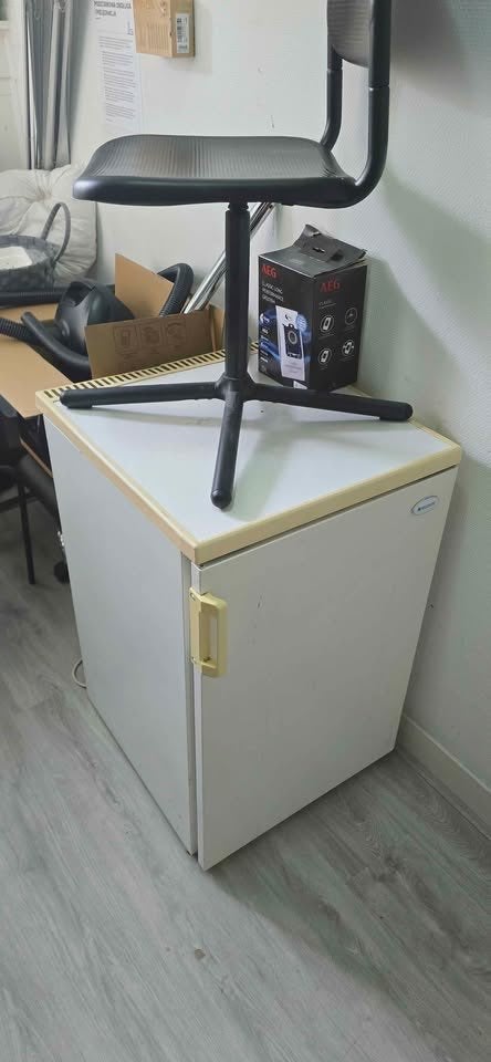 Free Fridge - not working, Witgoed en Apparatuur, Koelkasten en IJskasten, Ophalen, 200 liter of meer, 60 cm of meer, 160 cm of meer