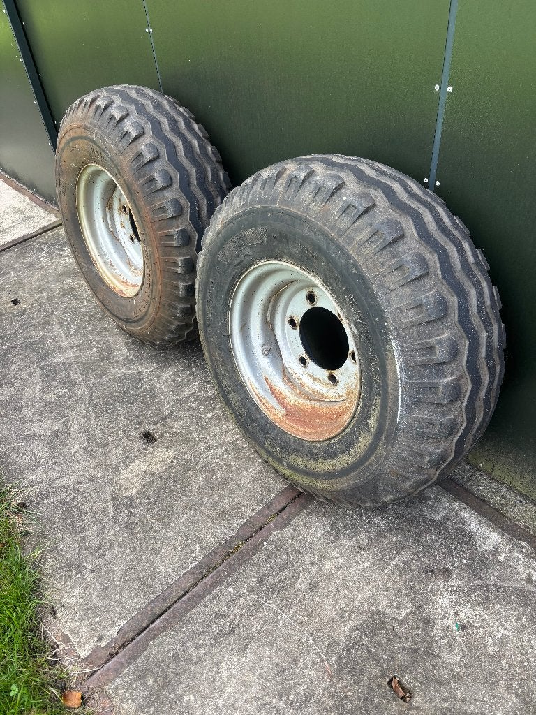 Wielen met banden., Ophalen, Gebruikt