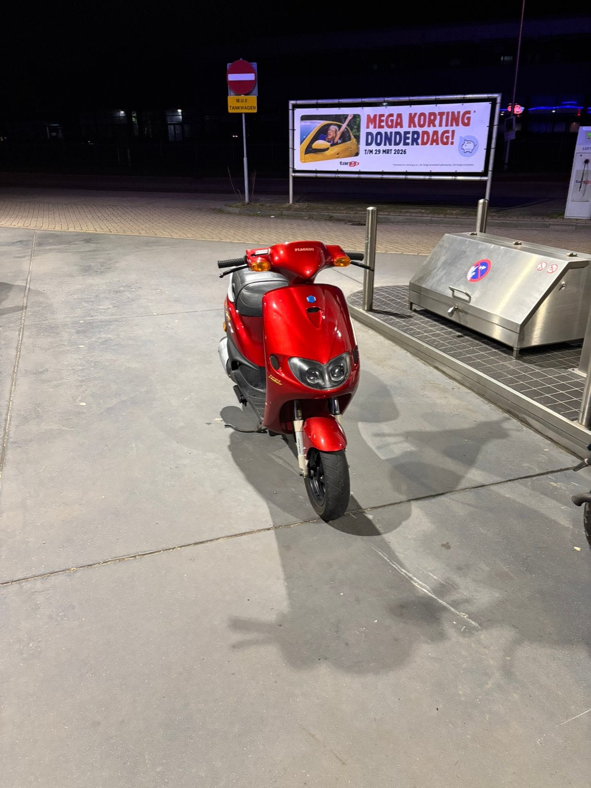 Piaggio 70cc Zip Fastrider, Fietsen en Brommers, Ophalen, Tweetakt, Maximaal 45 km/u, Zo goed als nieuw
