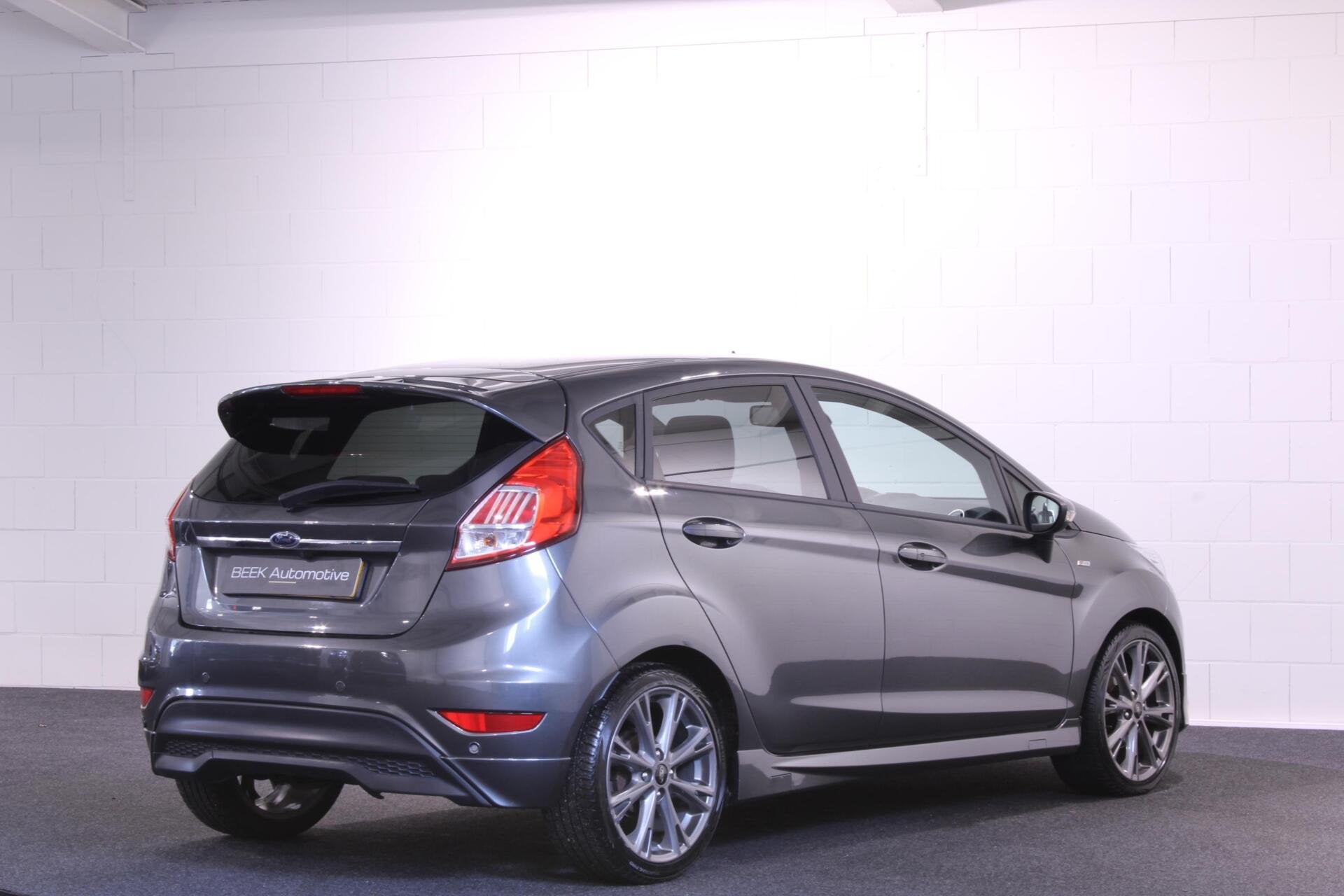 Ford Fiesta 1.0 EcoBoost ST Line| Trekhaak | Camera | Stoelv, Voorwielaandrijving, Met garantie (alle), 23 km/l, Origineel Nederlands