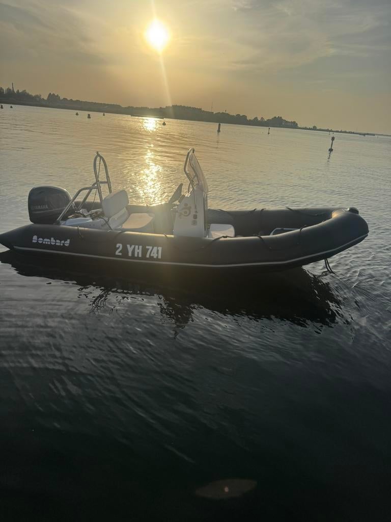 Rib bombard sunrider 5.0 2024 met 60 pk en trailer, Ophalen, Yamaha, Zo goed als nieuw, Benzine