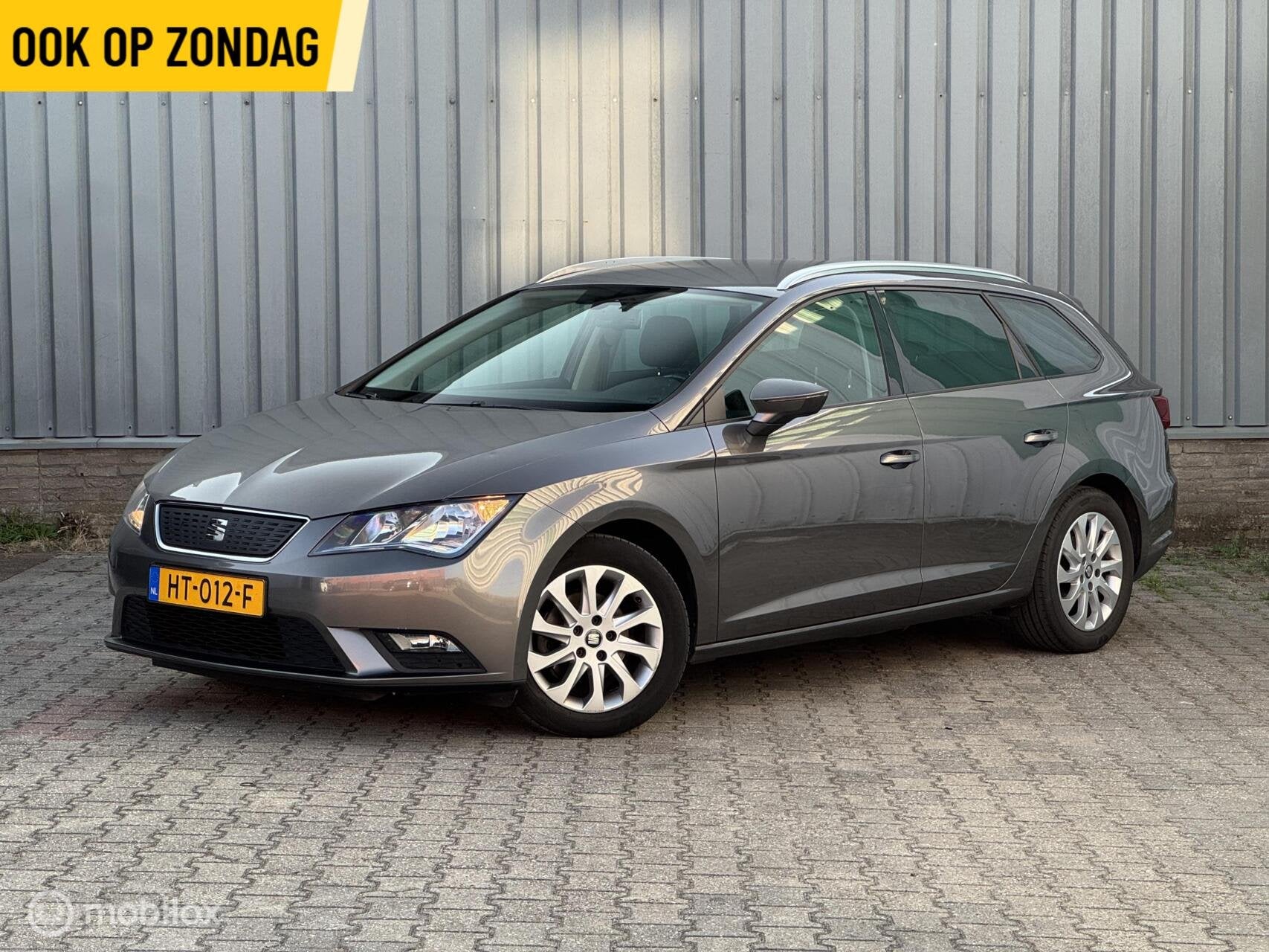 Seat Leon ST 1.0 EcoTSI | Carplay/A.A. | PDC | Trekhaak, Voorwielaandrijving, Origineel Nederlands, Handgeschakeld, Zilver of Grijs