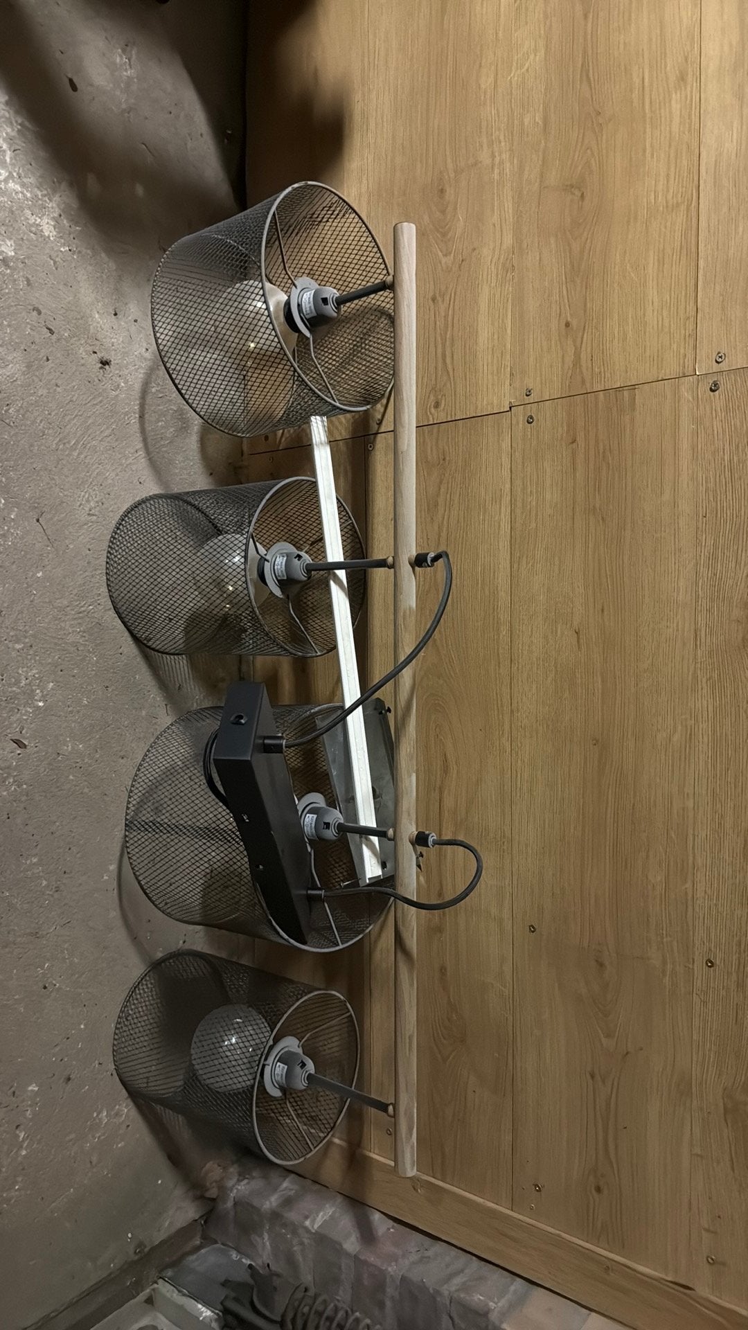 Lamp , is nogal stoffig, maar zwarte draadlamp, Ophalen, Zo goed als nieuw, Minder dan 50 cm