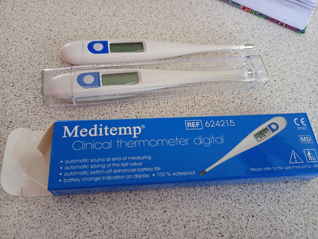 Nieuwe digitale staaf thermometer ( ook voor baby ), Ophalen of Verzenden, Nieuw, Overige typen