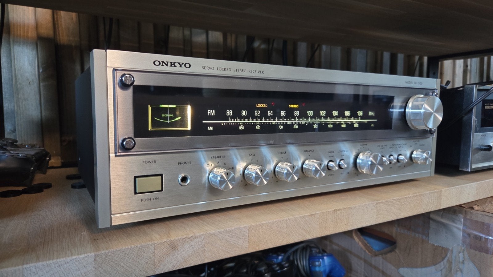 Onkyo TX-1500 stereo receiver, Ophalen, Onkyo