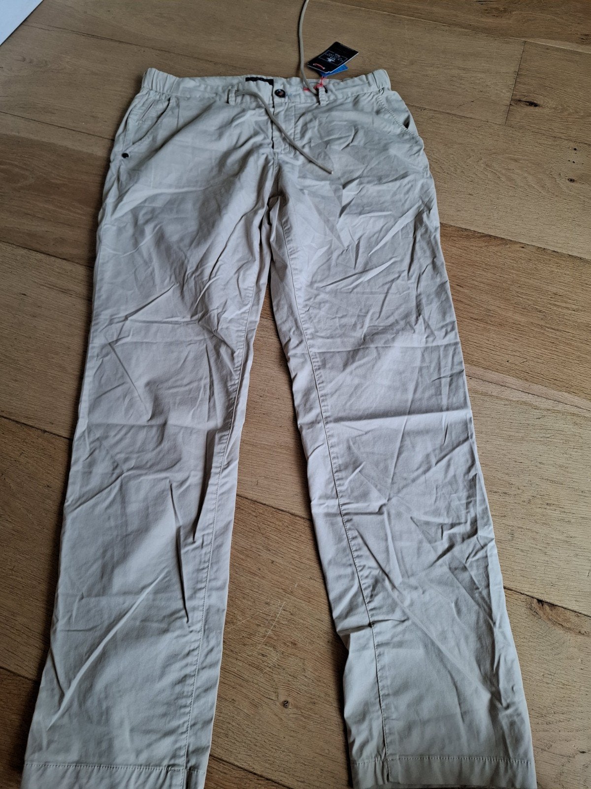 Nieuwe New Zealand Auckland Chino Broek - Maat 34/34, Kleding | Heren, Broeken en Pantalons, New Zealand Auckland, Beige, Ophalen of Verzenden
