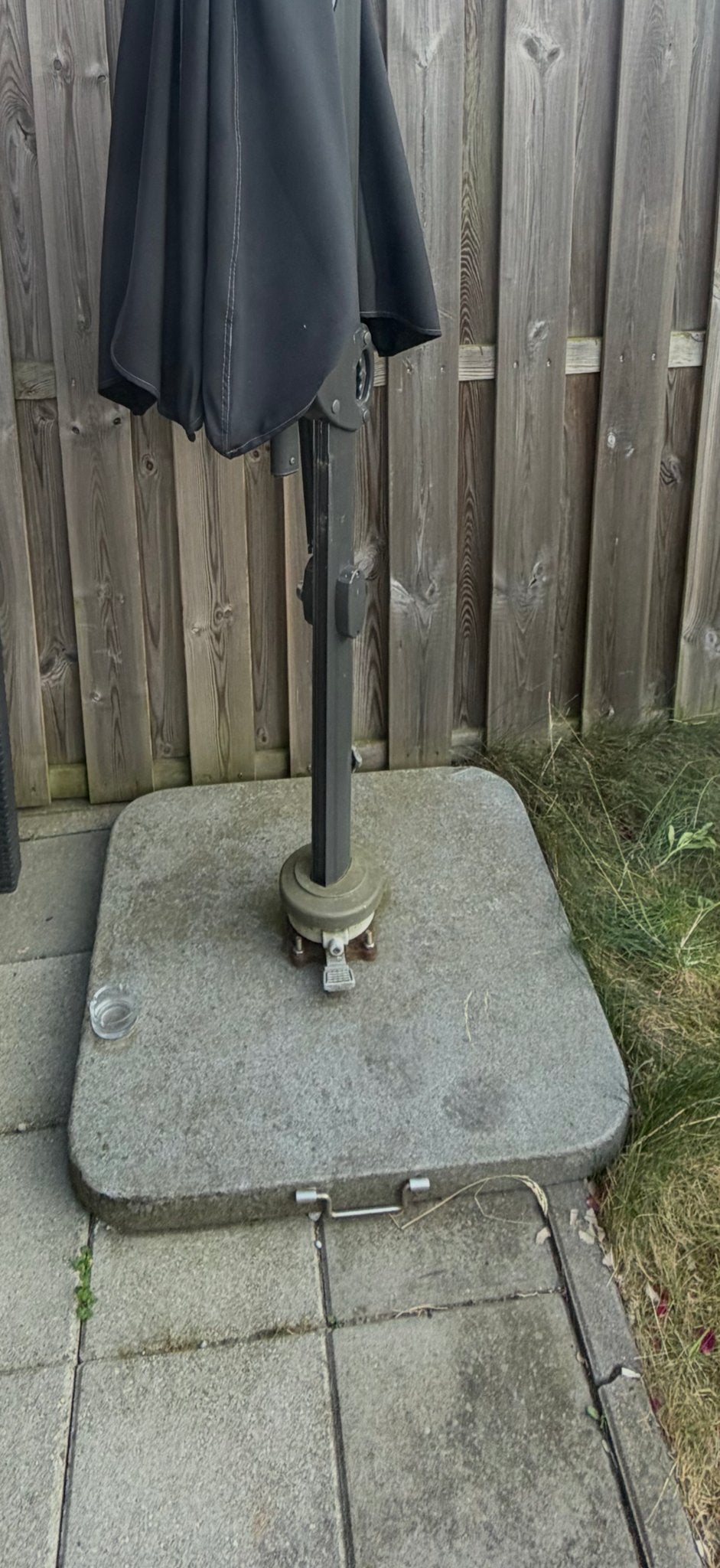 Stevige parasolvoet van beton, Tuin en Terras, Parasols, Ophalen of Verzenden, Gebruikt, Parasolvoet