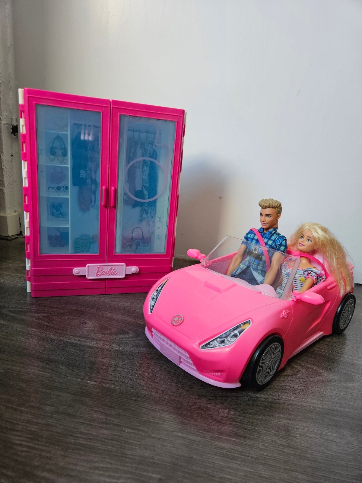 Grote Barbie Speelset: Roze Auto, Kledingkast, Barbie & Ken, Kinderen en Baby's, Ophalen, Gebruikt, Barbie