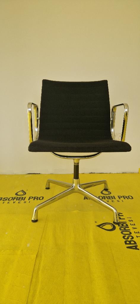 Herman Miller EA-108 Eames, Ophalen, Gebruikt, Drie, Zwart