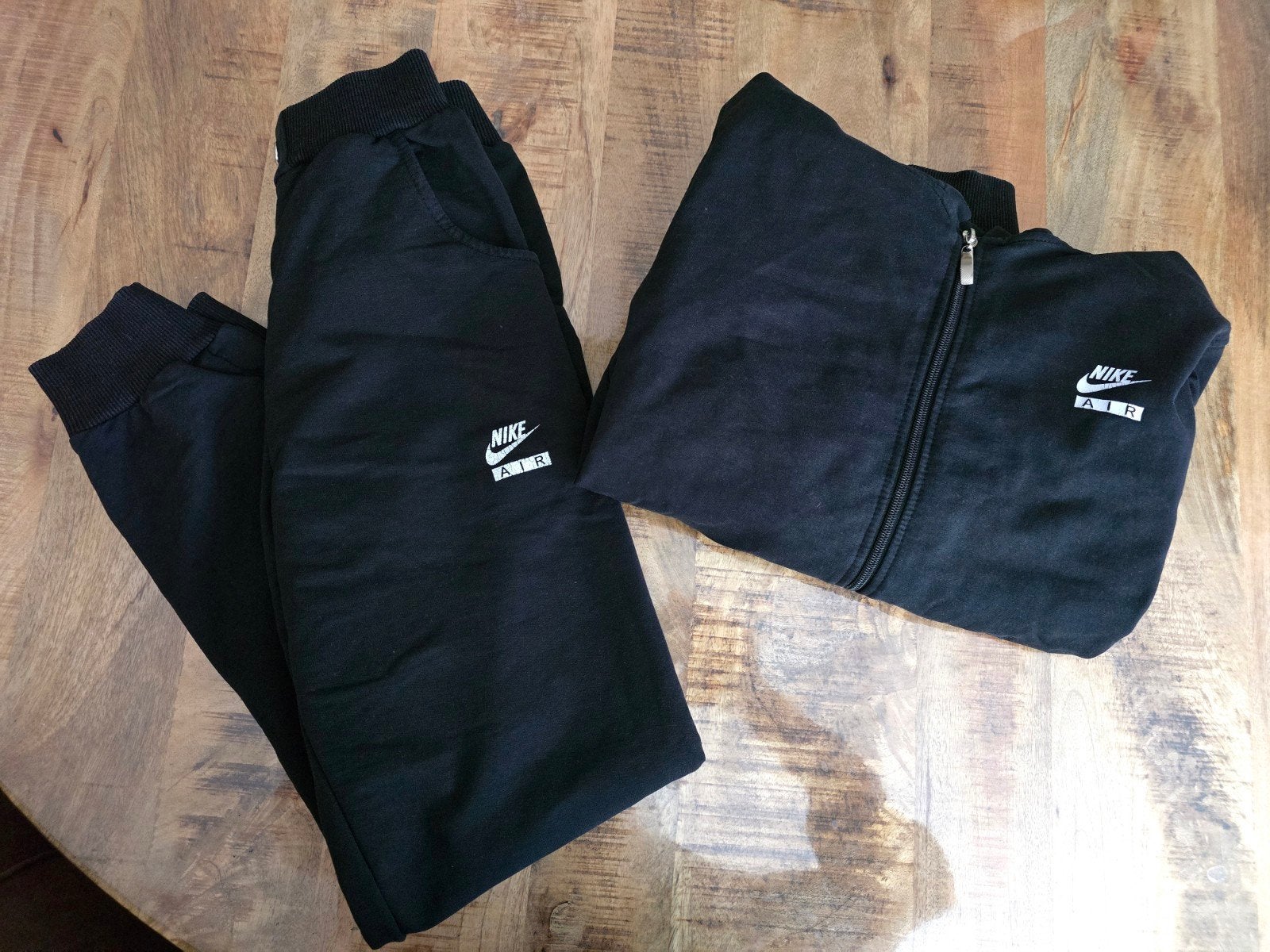 Mooie zwarte Nike meiden trainingspak maat 158-164, Meisje, Ophalen of Verzenden, Zo goed als nieuw, Setje