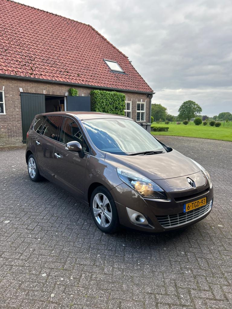 Renault Grand Scenic 2.0 16V 103KW CVT 5P 2009 Bruin, Zwart, 4 cilinders, Bruin, Particulier