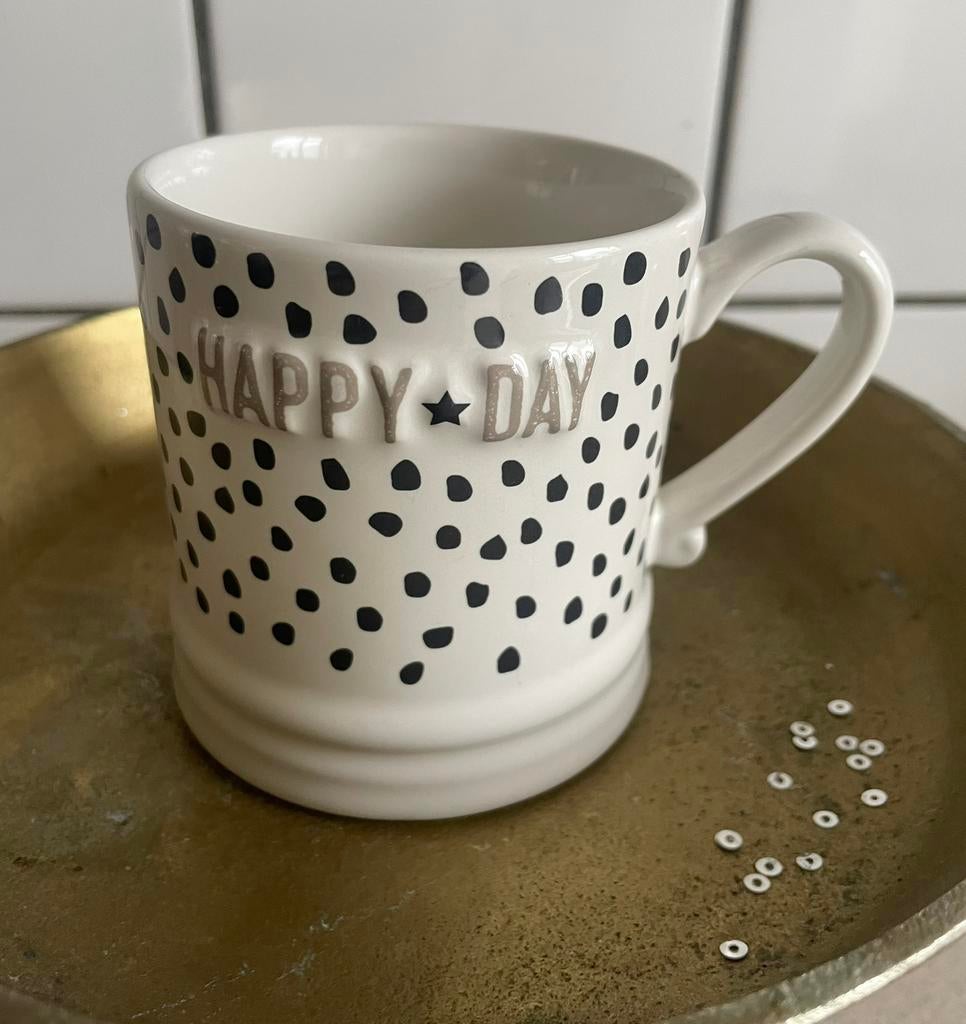 2 superleuke mokken Happy Day, Huis en Inrichting, Keuken | Servies, Ophalen of Verzenden, Zo goed als nieuw, Overige stijlen