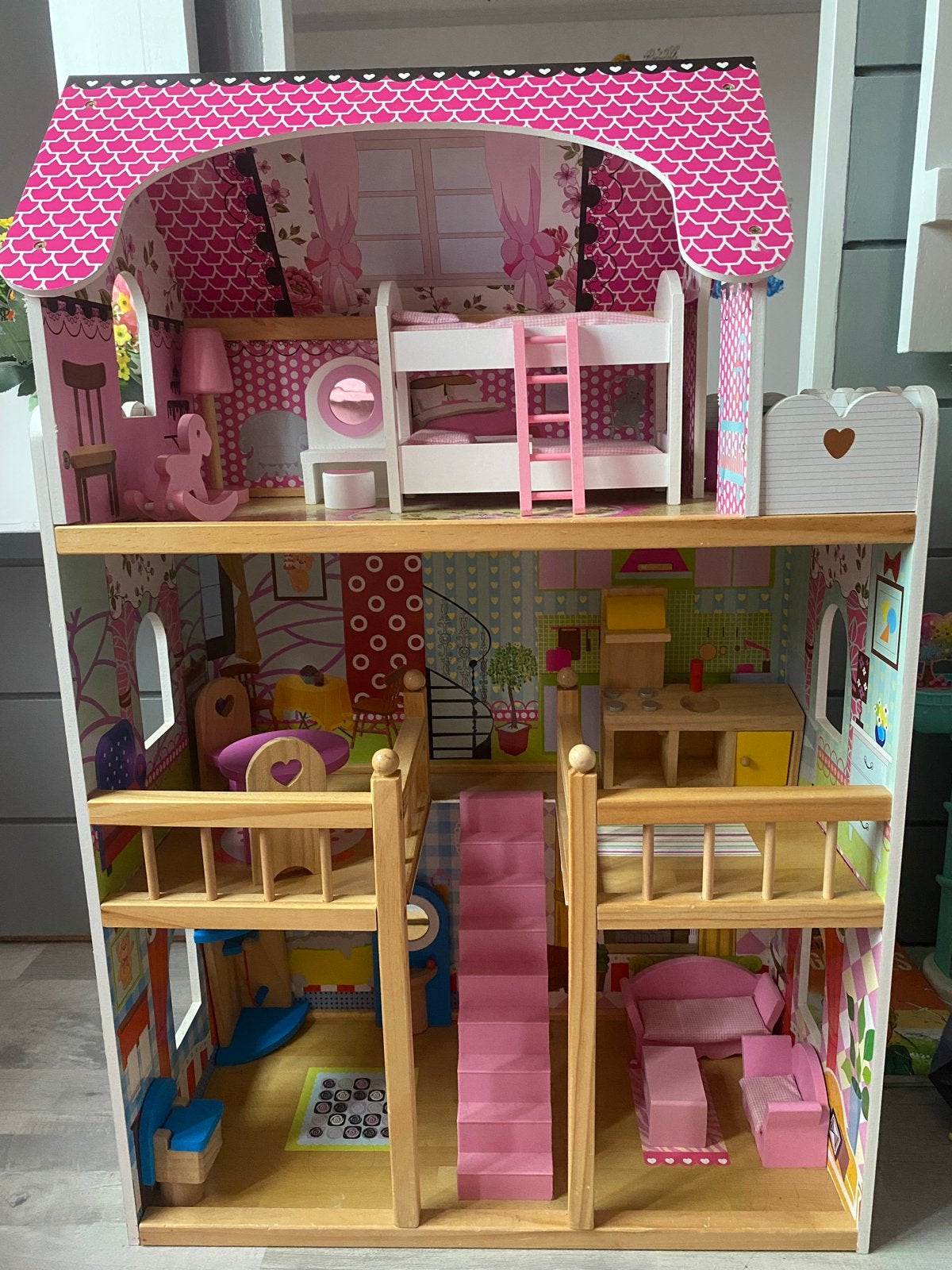 Groot Roze Houten Poppenhuis met Meubels, Ophalen of Verzenden, Zo goed als nieuw, Poppenhuis