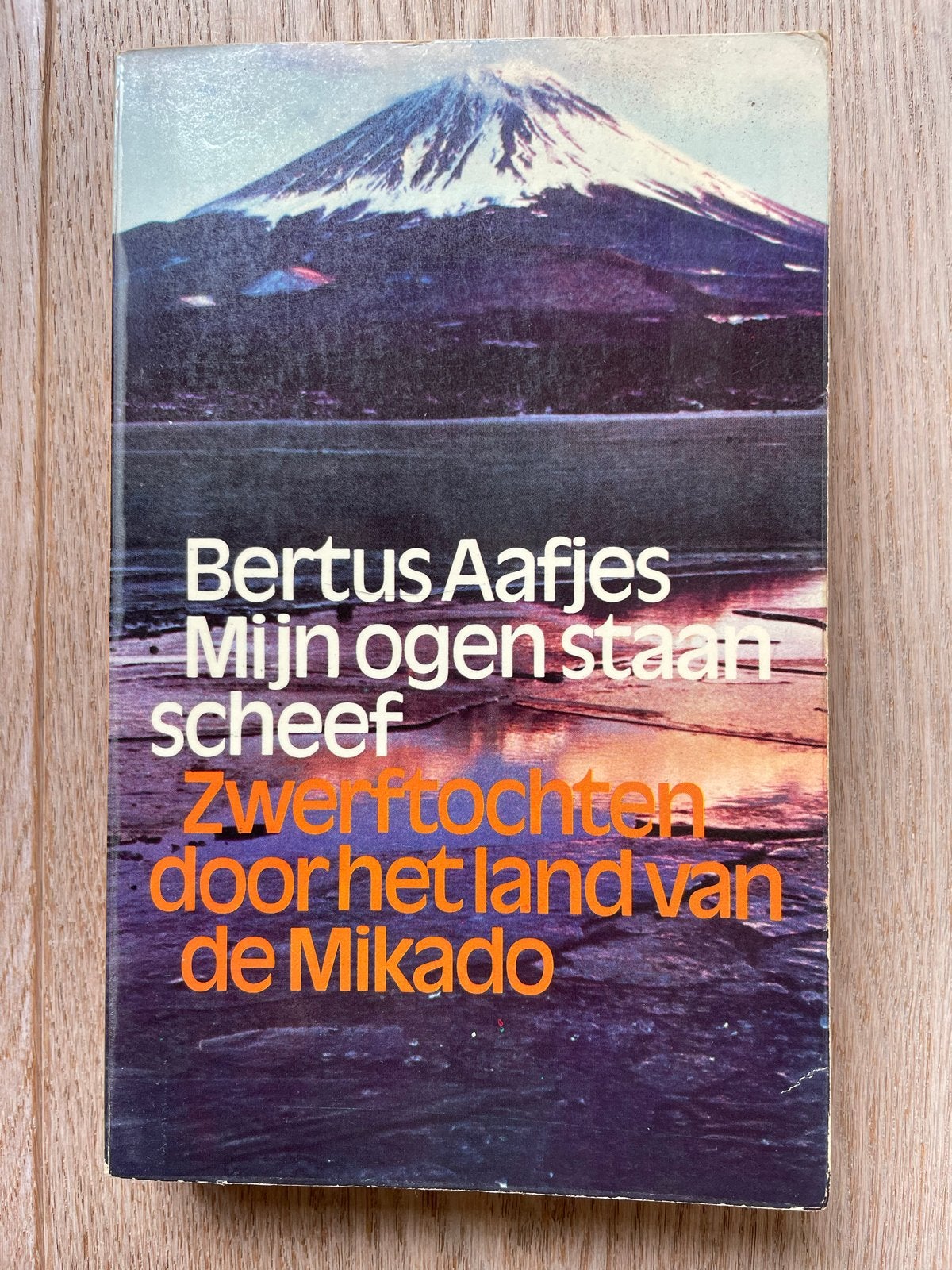 Bertus Aafjes - Mijn ogen staan scheef ISBN 9029004630, Ophalen of Verzenden, Gelezen