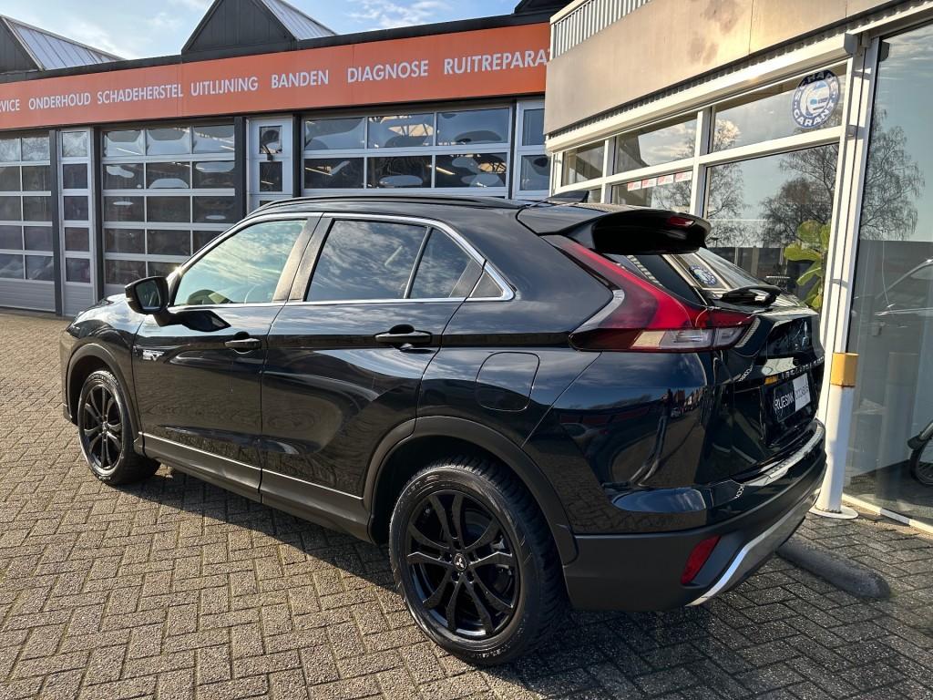 Mitsubishi ECLIPSE CROSS 2.4 PHEV INTENSE+, Auto's, Automaat, 14 kWh, 4 cilinders, Zwart
